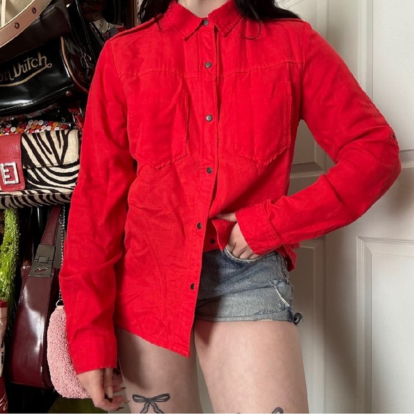 SCOTCH AND SODA RED BUTTON-DOWN NWOT MEDIUM - Picture 2 of 5